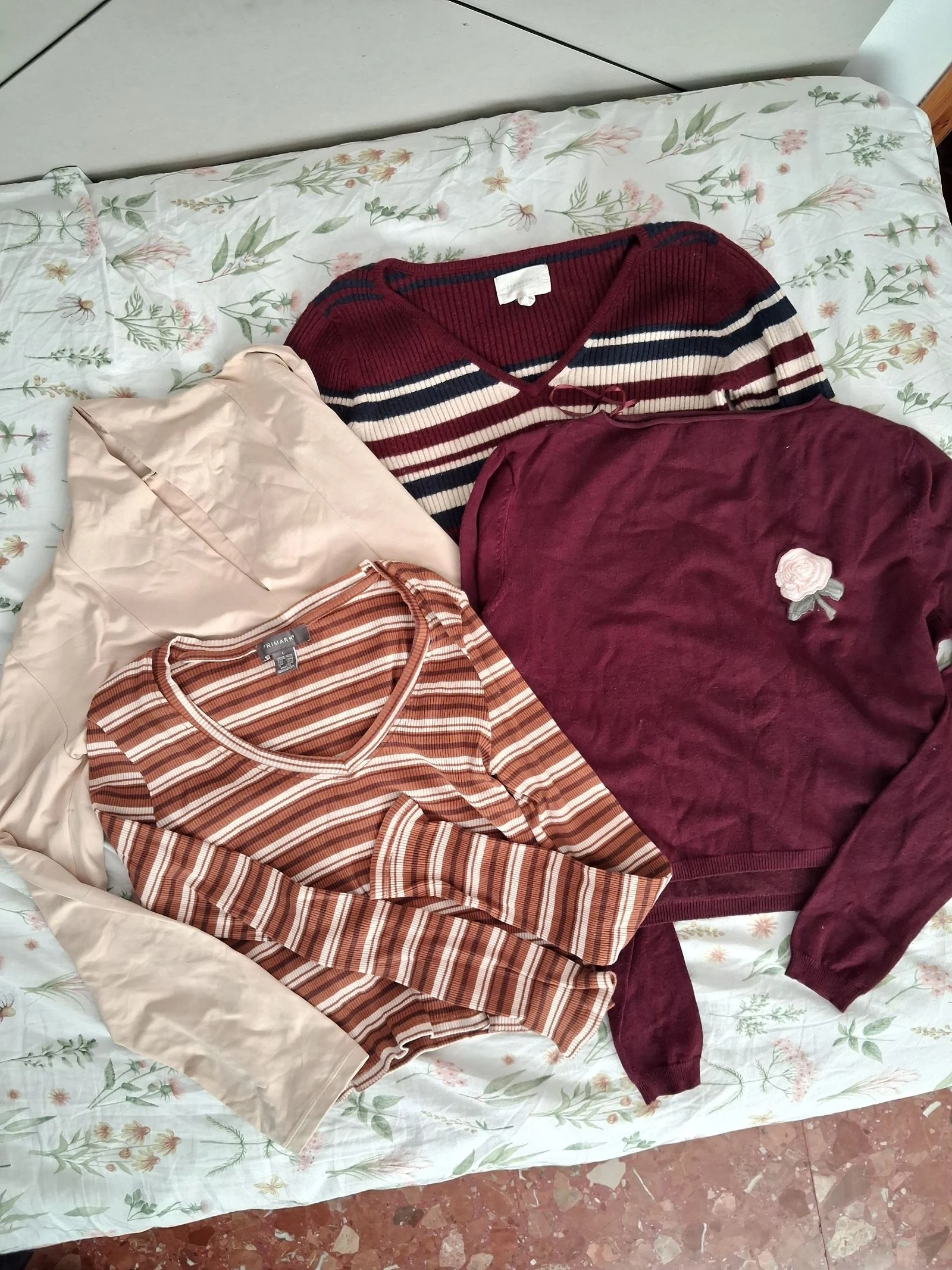 Jersey y tops variados M/L